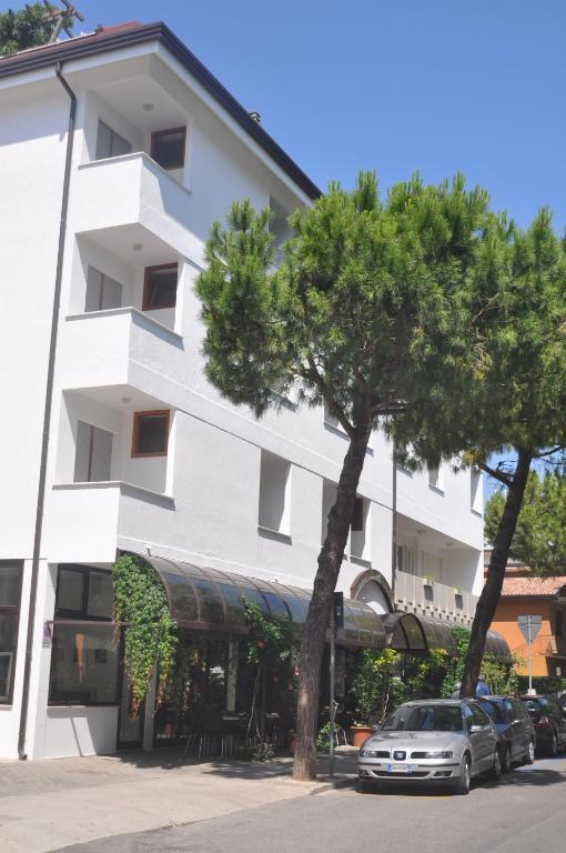 Hotel Villa Candia Lignano Sabbiadoro Exteriör bild